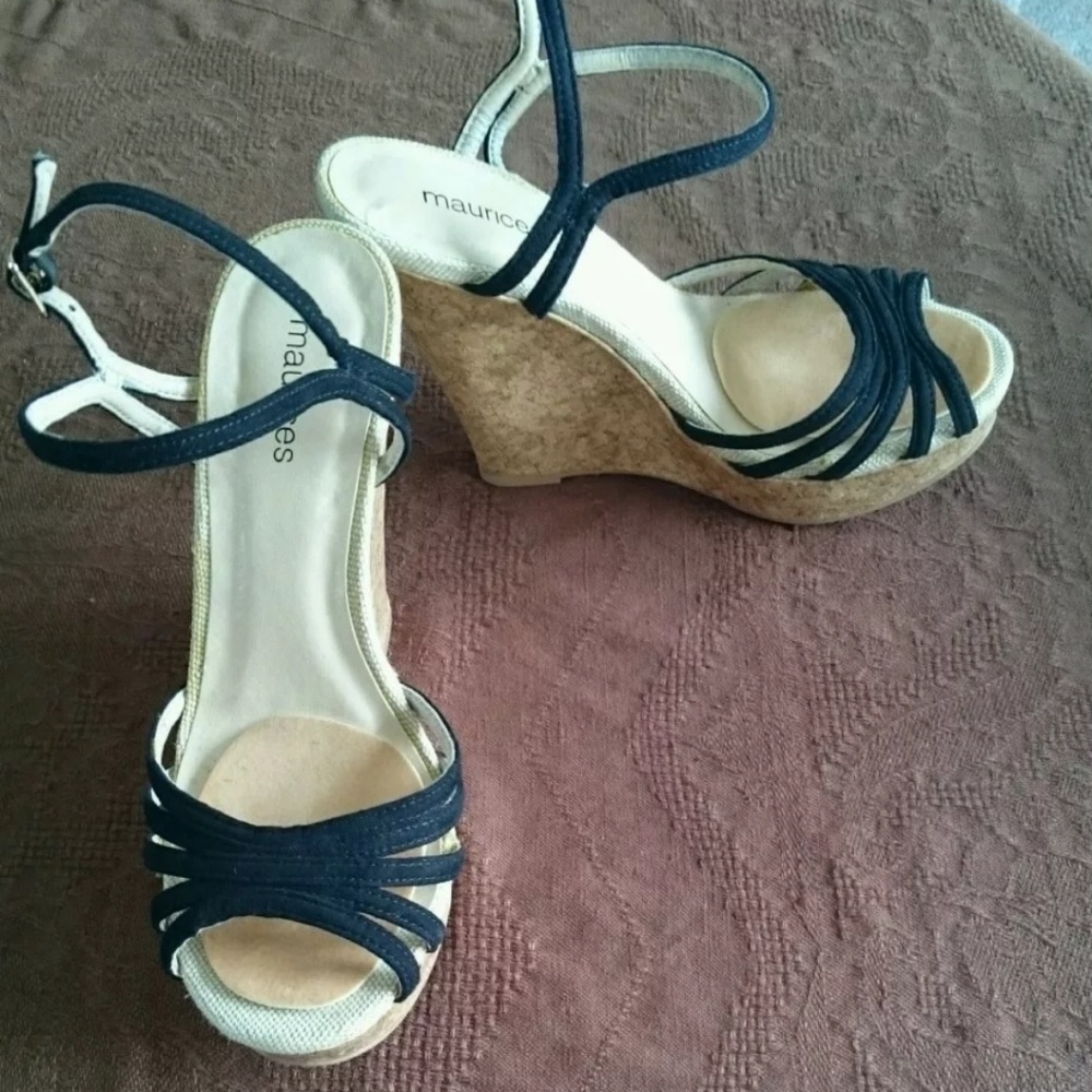 Maurices Black Corkscrew Wedge Sandals 7